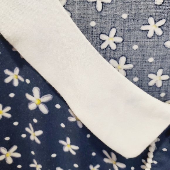 Disney a Collection by LC Lauren Conrad  women's floral navy blue blouse… - Picture 8 of 11